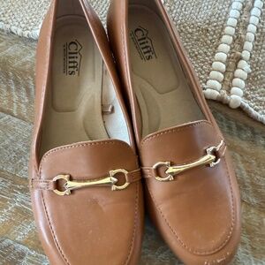 Cliffs women’s loafers 8.5W used